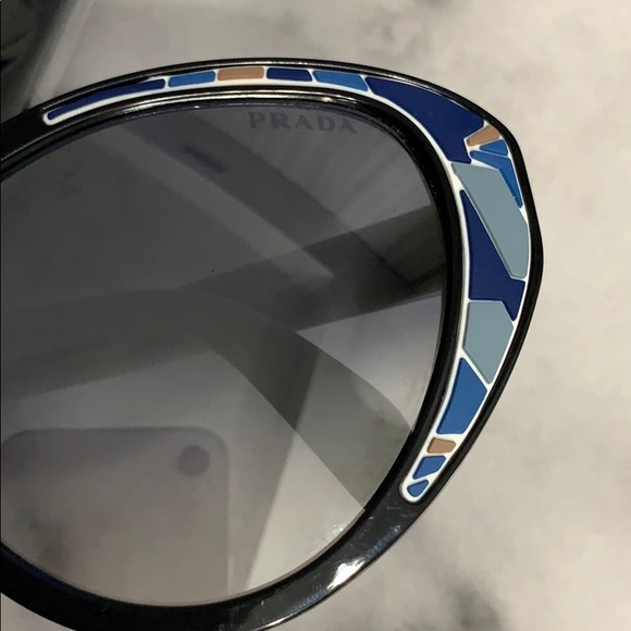 PRADA SUNGLASSES - Picture 2 of 7